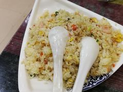 -扒虾小妹儿麻辣海鲜(宏图街店)