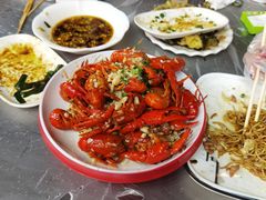 -老街烧烤大排档·地道湖北菜·龙虾馆(汉口火车站店)