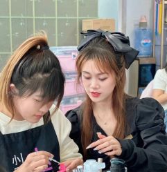 -小乐化妆美甲半永久培训学校