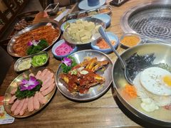 -明洞阿姨·韩式酱蟹烤肉·创意料理(三元桥店)