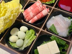 -海底捞火锅(中商百货夜宵主题店)