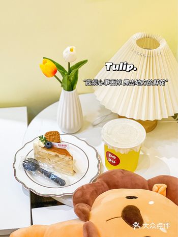 万象城独立蛋糕店奶呼呼的