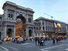 -文艺复兴百货(米兰大教堂广场店)