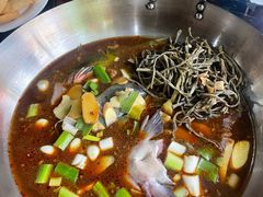 柴锅炖水库鱼-姥家大锅台水库渔家