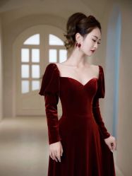 -洋洋婚纱品牌集合店