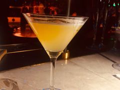 -The ROOF (通盈中心店)