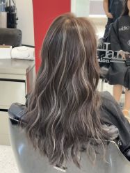 -首脑美发沙龙