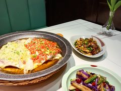 -阿瓦山寨·湘菜现炒·剁椒鱼头王(咸阳总店)