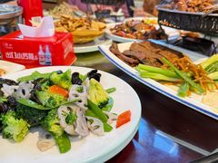 -鸿亨泰杂鱼馆(港馨家园店)