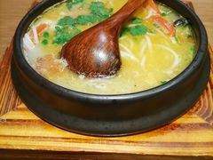 蒙自过桥米线-麦麦山云南菜(复地活力城店)