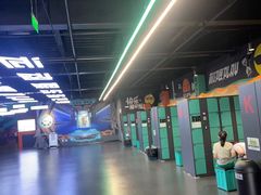 -极限PLAY运动娱乐新世界·团建派对潮玩休闲馆·室内蹦极高空游乐园