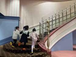 -奈尔宝家庭中心·亲子餐厅(北京东坝万达店)