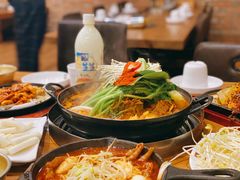 土豆排骨火锅-喇喇排骨火锅·传统韩式脊骨汤(望京西园总店)