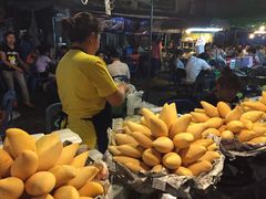 -芒果糯米饭摊子