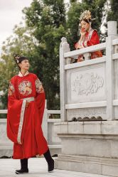 -芭莎视觉婚纱摄影(花溪店)