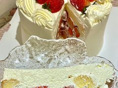 叠叠草莓-Dark Horse·黑马蛋糕·低脂·低糖淡奶(金匙望湖大厦店)