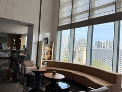 -深圳国际会展中心希尔顿酒店(前海华发冰雪世界店)