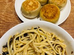 -清真吴记门钉肉饼·喜多利