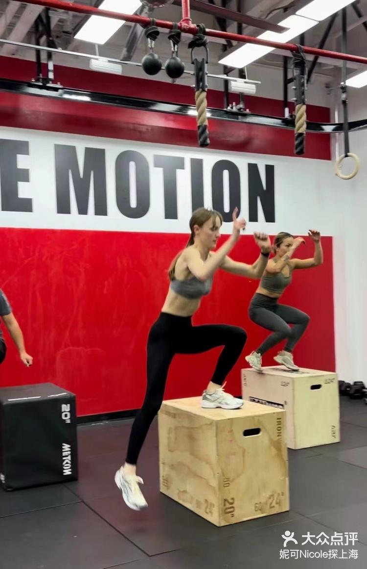 这个健身工作室有很多外国友人