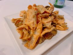咸蛋黄炸鱼皮-同乐海鲜(乌节路中央店)