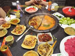 -宽板凳老灶火锅(台湾街店)