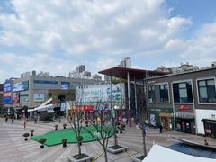 -证大大拇指广场(芳甸路店)