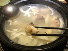 文昌鸡皇椰子鸡-探窝·竹笙椰子鸡(杨箕店)