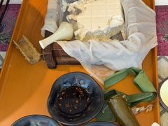 -刘姐啤酒鱼民族演艺餐厅(西街总店)