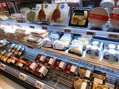 面包甜点陈列柜-盒马鲜生(杭州运河上街店)