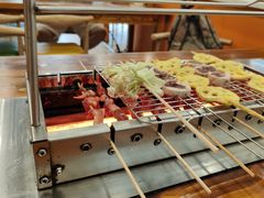 -哈尔滨小酒馆·鲜肉现穿自助烧烤(康新花园店)