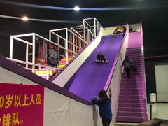 -嘿哟动霸CHUA·新潮玩运动娱乐中心·蹦床滑冰团建乐园