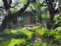 -Chom Cafe and Restaurant