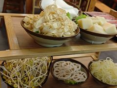 -黔三一夺夺粉酸汤火锅(百信店)