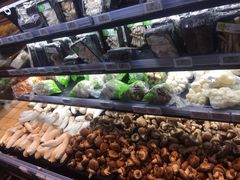 -沃尔玛(前山店)