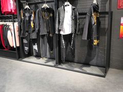 -王府井奥莱临潼小镇(临潼店)