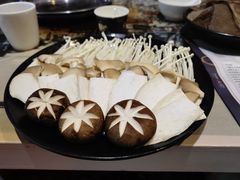 菌菇拼盘-捞围鲜·港式打边炉(海阳路店)
