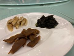 泉水砂锅粥配杂咸-潮汕味道·煮海餐厅(金麟大厦店)