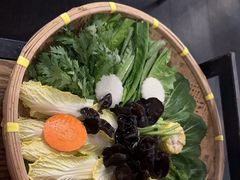 -尚尚仙·酸汤猪手·猪肚鸡火锅(华联万柳购物中心店)