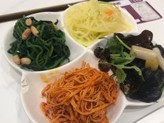 果仁菠菜-东方饺子王(新奥购物中心店)