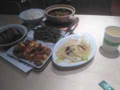 -老乡鸡(上海白玉兰广场店)