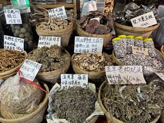 大堂-东胜客河鲜店·西江河鲜·老字號渔家菜