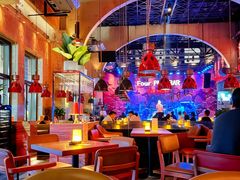 -FOUR PLAY BAR