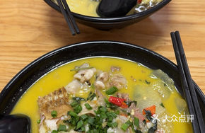 Fish Roe, Fish Swim Bladder, and Fish Maw Noodles