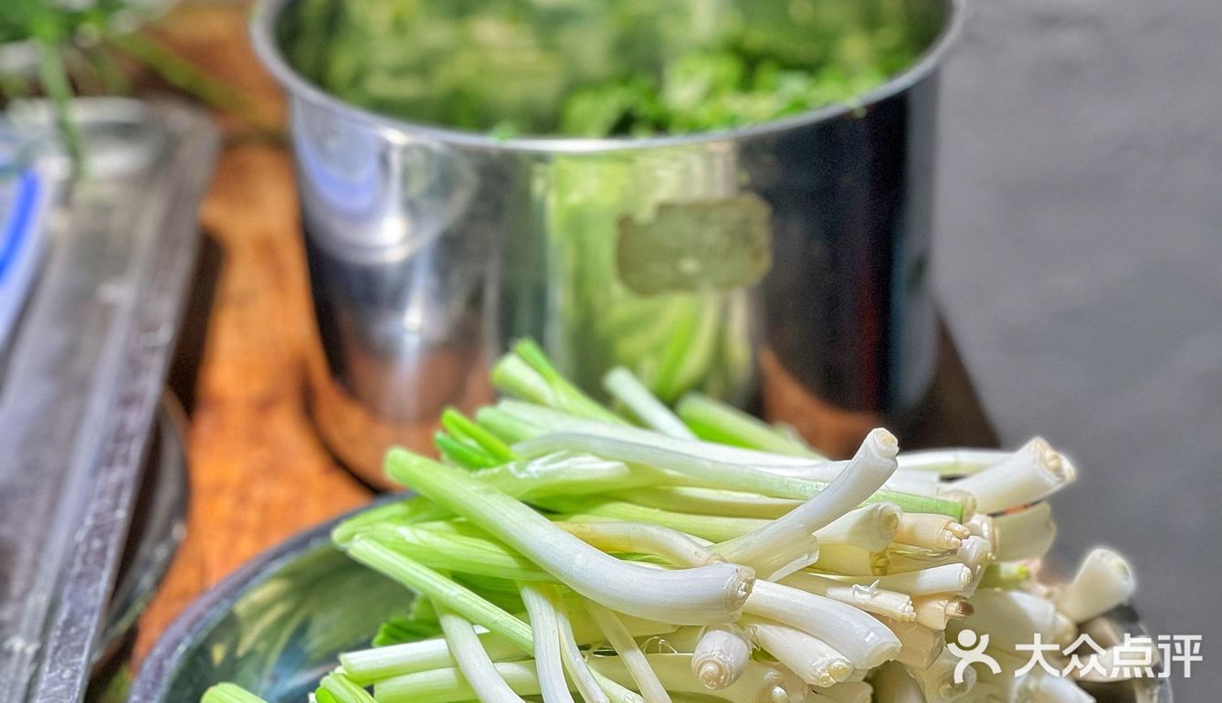 🔵：单方面宣布这家火锅的锅底和蛋炒饭年度最佳