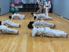 -嗨动跆拳道体能馆(菜百店)