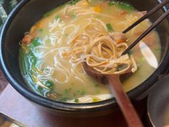 -银米·云南传统过桥米线(双廊黑金冠店)