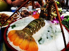 -三亚火车头万人海鲜广场