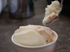 雷司令煮啤梨-Dip in Gelato(富民路店)
