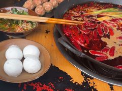 -黄潇洒老火锅(九眼桥宏济巷店)