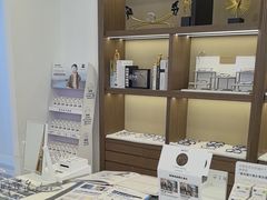 -三目眼镜·蔡司视觉合作店(青浦宝龙店)